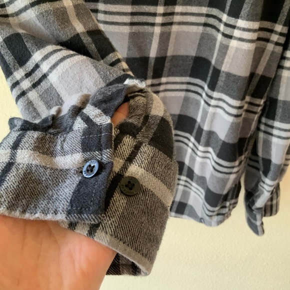 LIKE NEW! Vans Flannel Button Plaid Mens Shirt Size Large - Picture 8 of 10